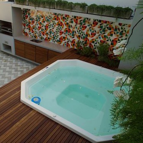 2.4 Square jacuzzi