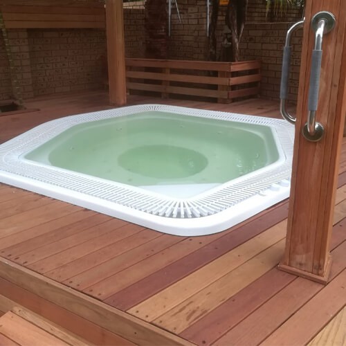 Rimflow jacuzzi